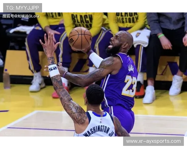 詹姆斯28+10+12创历史最年长三双纪录,湖人124-104终结独行侠9连败 詹姆斯28+10+12创历史最年长三双纪录,湖人124-104终结独行侠9连败